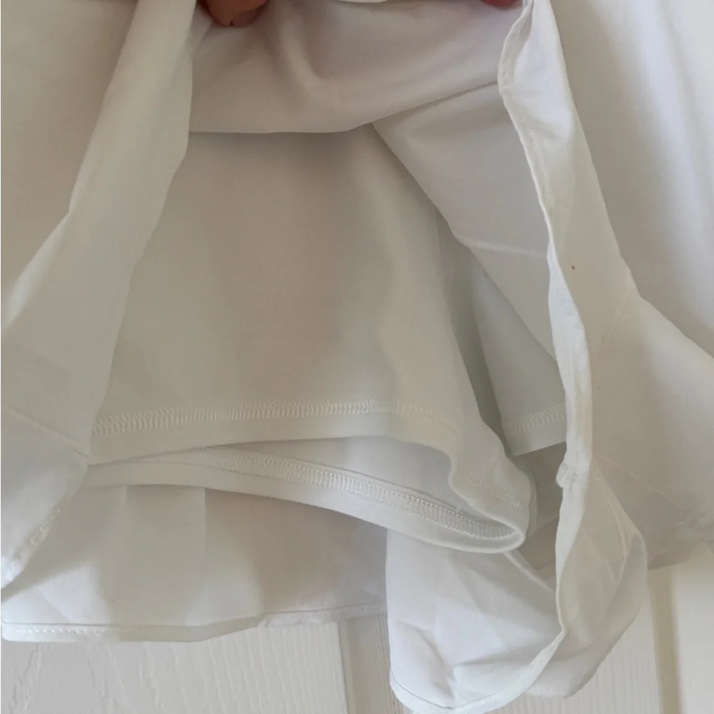 Offline by Aerie White Crossover Skirted Active Skort Size L EUC - Picture 7 of 13